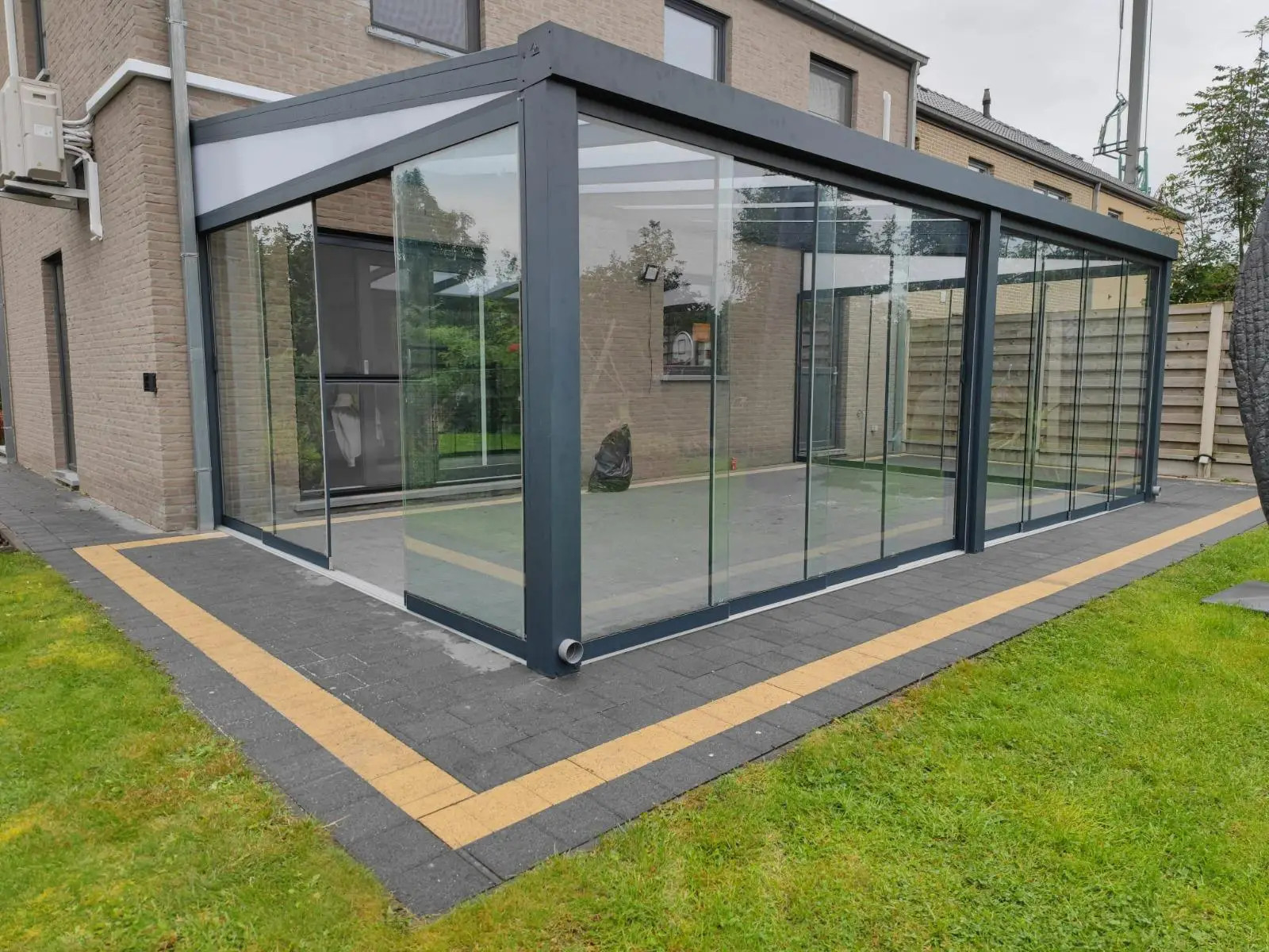 Terasz és Üvegrendszer